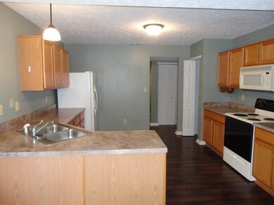 499 Pitch Pine Dr, Whiteland, IN 46184 - photo 2