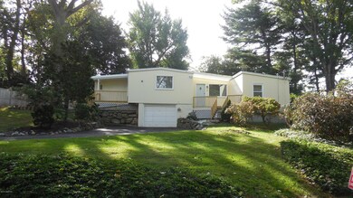 10 Pierce Rd, Riverside, CT 06878 - photo 2