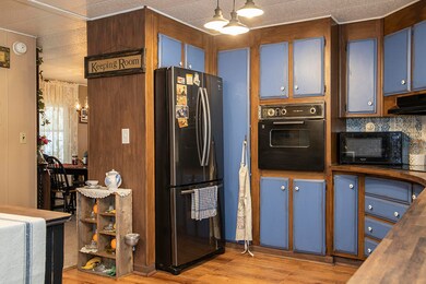 340 Beechwood Dr, Grants Pass, OR 97526 - photo 3