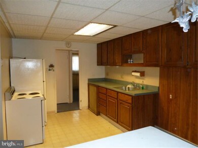 3034 Stoney Creek Rd, Norristown, PA 19401 - photo 5