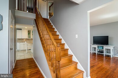 7746 Rockburn Dr, Ellicott City, MD 21043 - photo 3