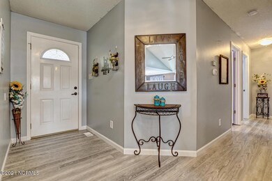 109 Commander Cir New Bern NC-large-004-