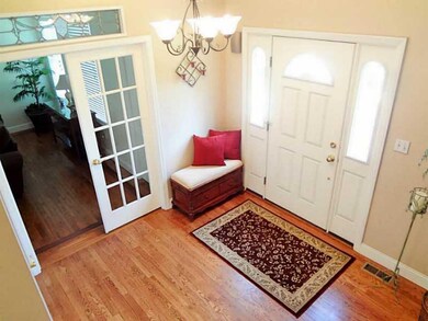 Entry/Foyer.