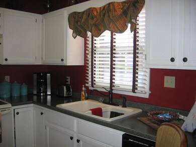 1107 E 8th Ave unit 2, Johnson City, TN 37601 - photo 2