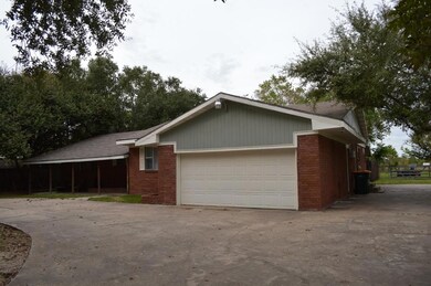 5125 Colonial Dr, Pearland, TX 77584 - photo 6