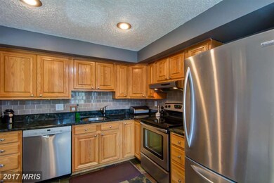 8660 Bent Arrow Ct, Springfield, VA 22153 - photo 6