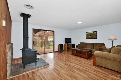 60877 Granite Dr, Bend, OR 97702 - photo 5