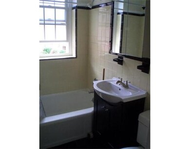 31 Englewood Ave unit 4, Brookline, MA 02445 - photo 4