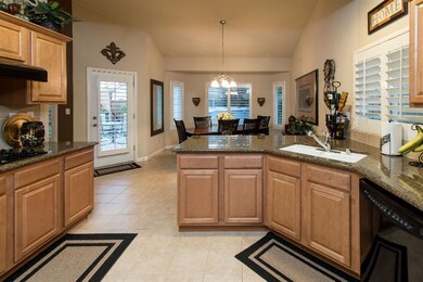 3083 N Clover Ave, Fresno, CA 93727 - photo 6