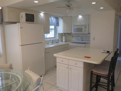 184 Coventry H, West Palm Beach, FL 33417 - photo 3