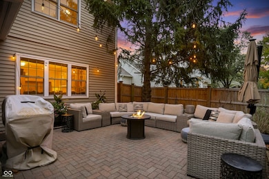 FULLY PRIVACY FENCED BACKYARD w lovely paved patio!