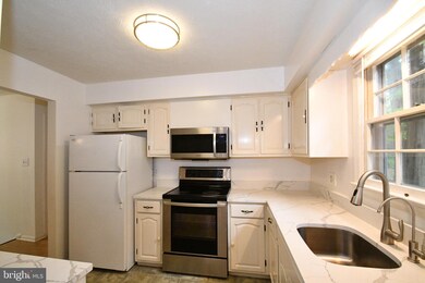 19107 Perry St, Triangle, VA 22172 - photo 6