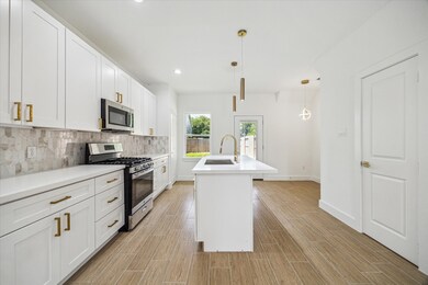 992 Marjorie St, Houston, TX 77088 - photo 5