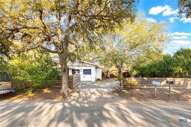 1392 E Market St, Lockhart, TX 78644 - photo 3