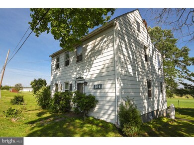 104 Smith Rd, Pottstown, PA 19464 - photo 4