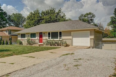 10810 W 50th Terrace, Shawnee, KS 66203 - photo 2