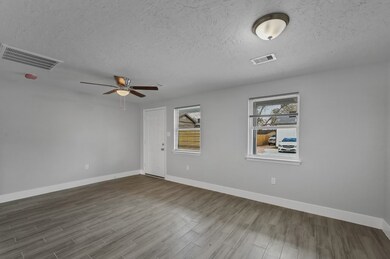 64 Burbank St unit 1, Houston, TX 77076 - photo 2