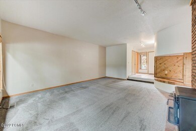 13-W Meadow Loop Rd-013
