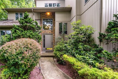 238 Kristin Ln, Allentown, PA 18104 - photo 2