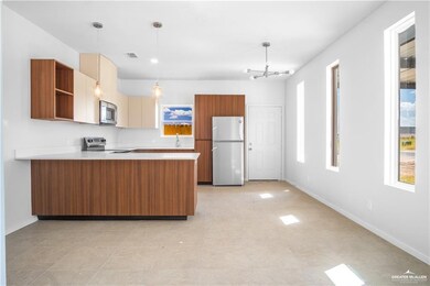 408 N Onyx Ave unit 3, Edinburg, TX 78541 - photo 2