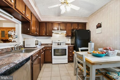 9560 Canterbury Riding, Laurel, MD 20723 - photo 4