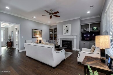 05_333 Mingo Way_Living02