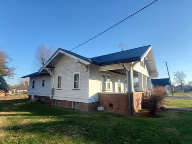 702 Freelandville Ave, Bicknell, IN 47512 - photo 2