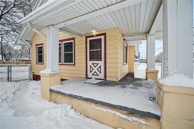 215 E 23rd St, Des Moines, IA 50317 - photo 2