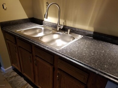 9218 Pagoda Dr, Louisville, KY 40229 - photo 4