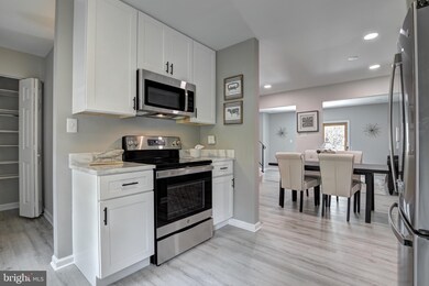 8572 Chester Grove Ct, Springfield, VA 22153 - photo 4