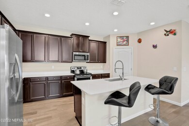 1390 Kendall Dr, Jacksonville, FL 32211 - photo 5