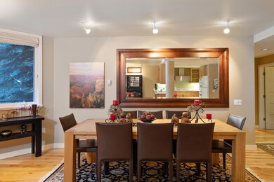 Dining 2