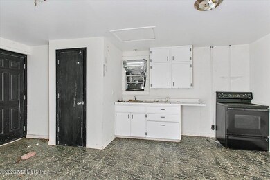 5742 Cedar Forest Dr N, Jacksonville, FL 32210 - photo 7