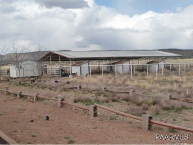 25555 N Mitchell Ln, Paulden, AZ 86334 - photo 4
