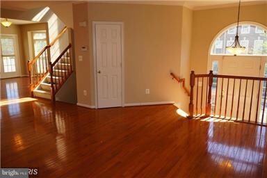 42728 Rolling Rock Square, Chantilly, VA 20152 - photo 3