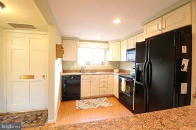 3570 Chiswick Ct, Silver Spring, MD 20906 - photo 3