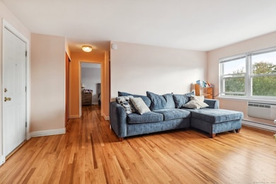 24 Merrill St unit C1, Hartford, CT 06106 - photo 2