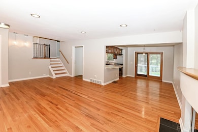 1142 Cryer Ave, Cincinnati, OH 45208 - photo 4