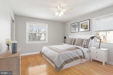 5703 Fenwick Dr, Alexandria, VA 22303 - photo 2