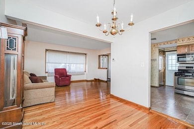 147 Lyndale Ave, Staten Island, NY 10312 - photo 4