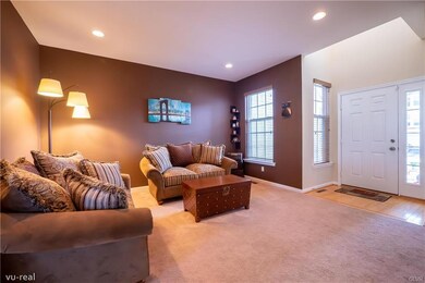 5187 Spring Ridge Dr E, Macungie, PA 18062 - photo 2