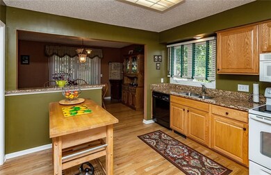 5217 Aspen Dr, West Des Moines, IA 50265 - photo 5