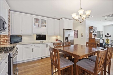 4-6 Henchman St unit 4, Boston, MA 02113 - photo 4