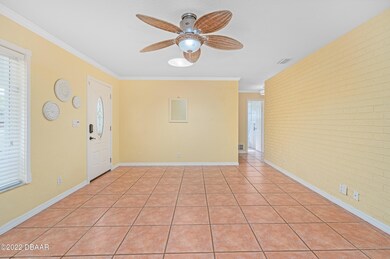 LIving Area/Entrance