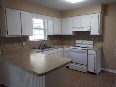 1215 Sunshine Dr, Crestview, FL 32539 - photo 6