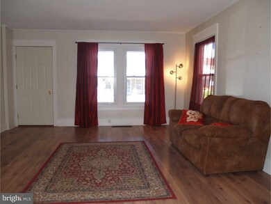 822 Chestnut St, Emmaus, PA 18049 - photo 3