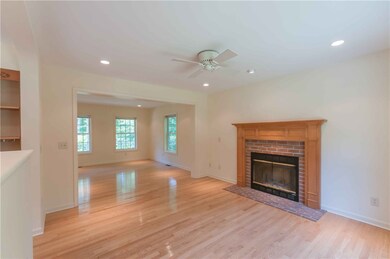 537 Kings Factory Rd, Charlestown, RI 02813 - photo 4