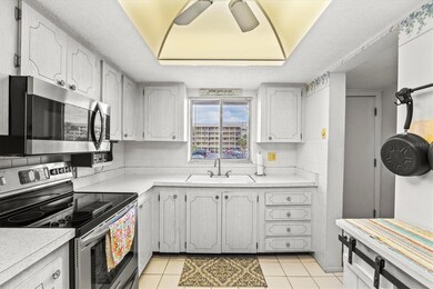 3564 Lake Bayshore Dr unit 203, Bradenton, FL 34205 - photo 7