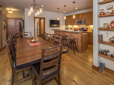 Ample seating at the dining and bar area for dinne