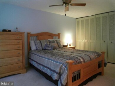 9912 Manet Rd, Burke, VA 22015 - photo 5